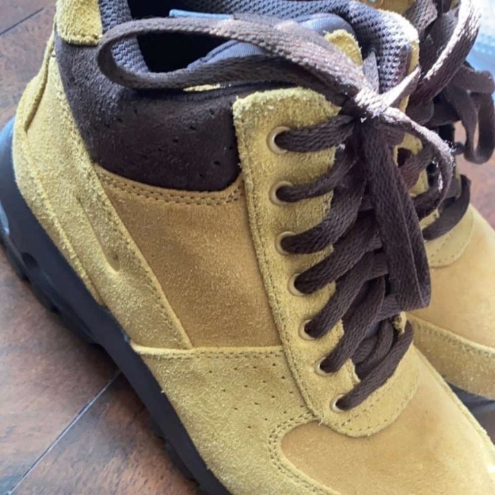 Nike ACG Boots 6Y